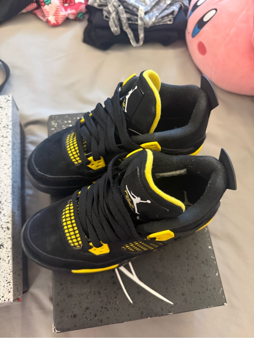 Jordan 4 Thunders - Picture 3 of 4